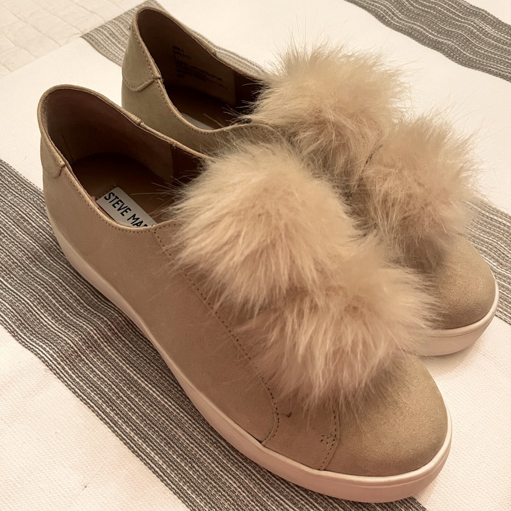 Steve Madden Slip On Taupe Beige Tan Platform Pom Pom Sneaker